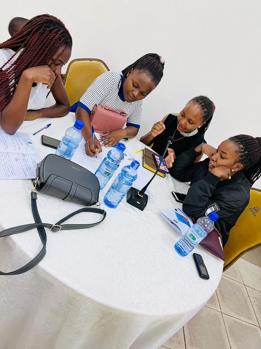 wougnet's tweet photo. #D4GW: Last week, @wougnet with support from @EnabelinUganda successfully held trainings in Hoima, Kabale, Fort Portal &amp; Kampala exploring the intersection of gender &amp; technology. 
Participants included policy makers, CSOs, media, gender advocates &amp; technologists. 
1/3 https://t.co/EPUaZnaZo8
