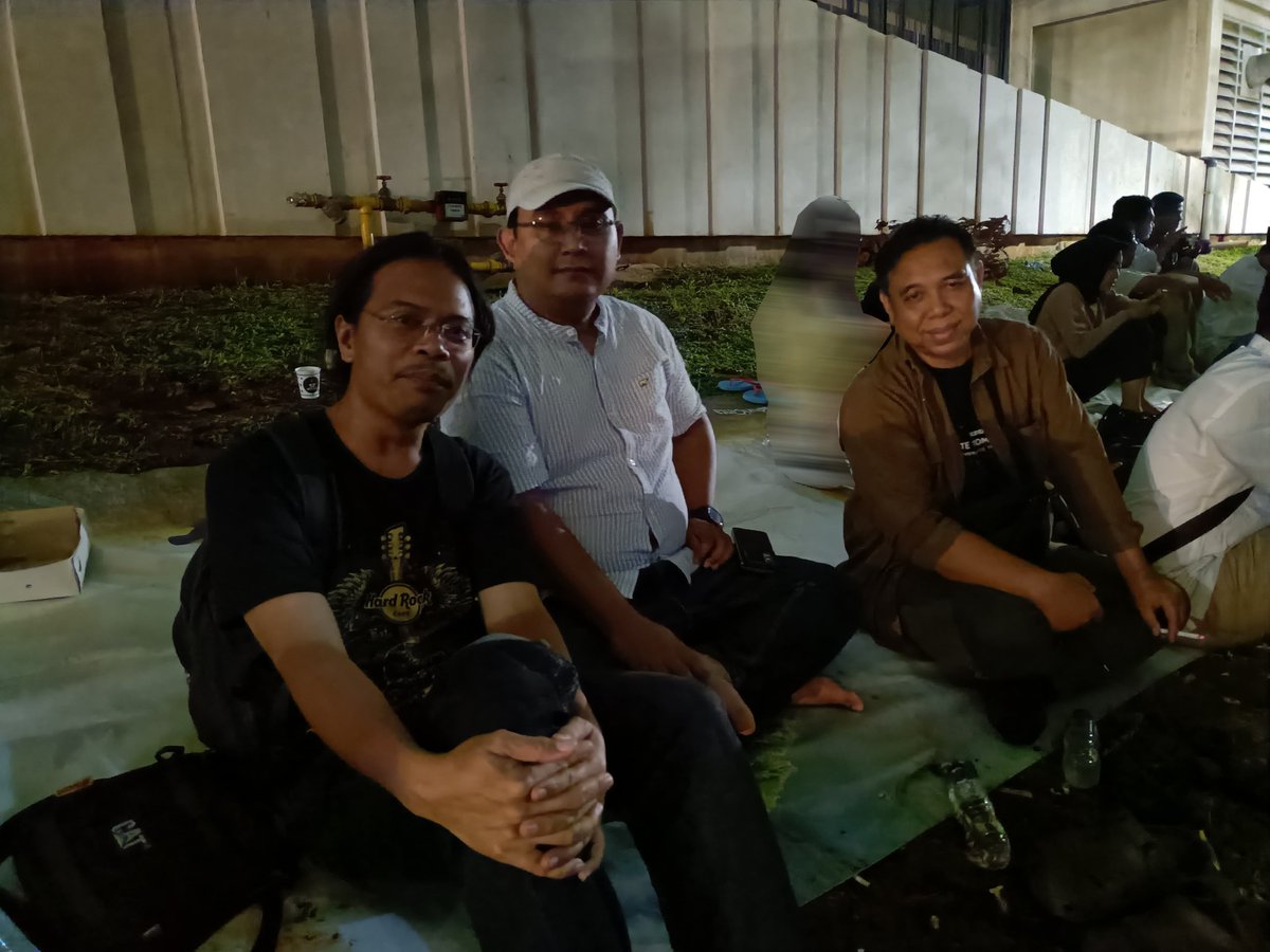 thobibt's tweet photo. Innalilahi wainna ilaihi Raji'un... selamat jalan Kak Gandhie...ya Allah biha..ya Allah biha bikhusnil khatimah...lahul Fatihah https://t.co/RKJptKUXBC