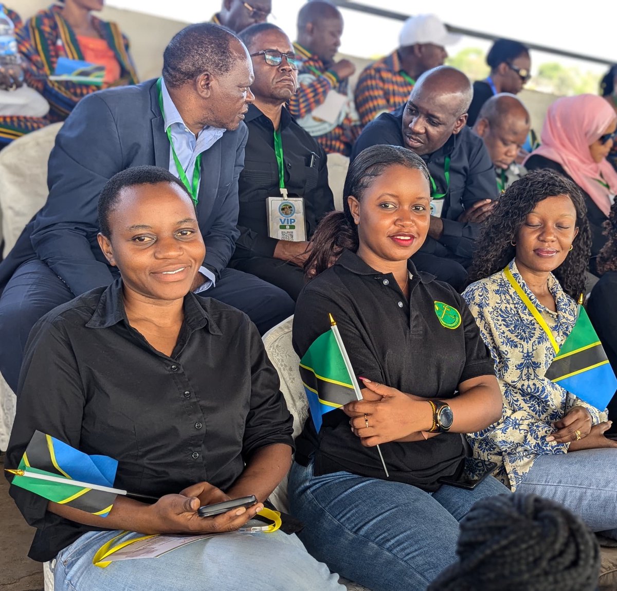 zanchangemakers's tweet photo. 🇹🇿Commemorating the 60 years of the Uhuru Torch (Torch of Freedom) in Tanzania🎊🇹🇿
#mwanza #tanzania #uhuru #independency #youth #iriglobal https://t.co/pNPYM2s1hJ