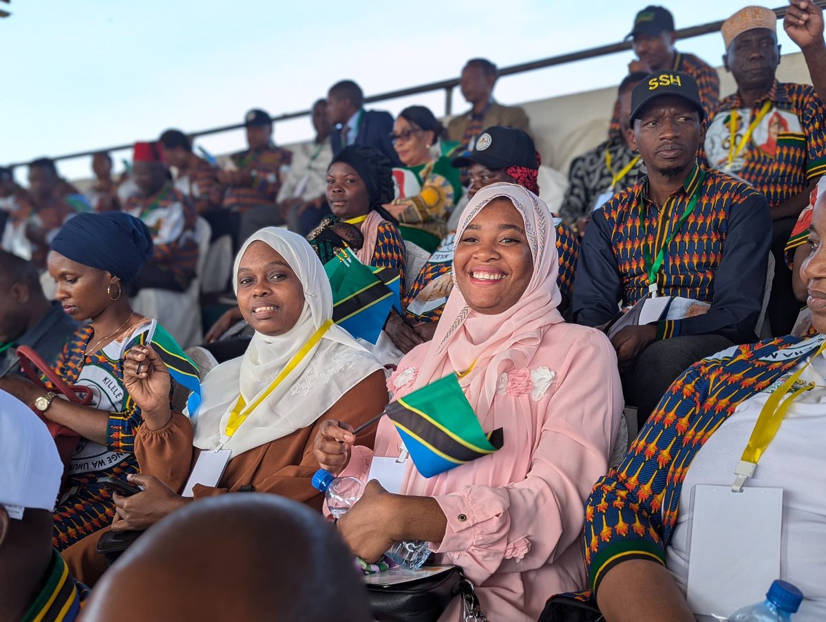 zanchangemakers's tweet photo. 🇹🇿Commemorating the 60 years of the Uhuru Torch (Torch of Freedom) in Tanzania🎊🇹🇿
#mwanza #tanzania #uhuru #independency #youth #iriglobal https://t.co/pNPYM2s1hJ