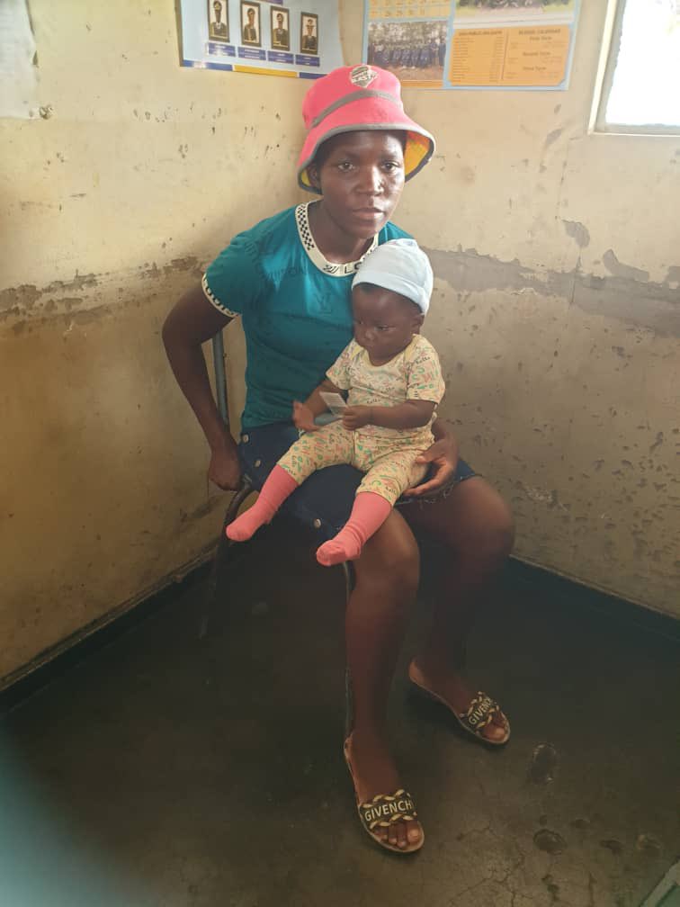 killerzivhu1's tweet image. Condemning the act, but considering the context. Poverty &amp;amp; frustration drove her to desperation. She needs counselling, not prison. Mother &amp;amp; child will suffer more if separated. I'm offering $2500 to help her start anew #CompassionOverJudgment #SupportNotPunish