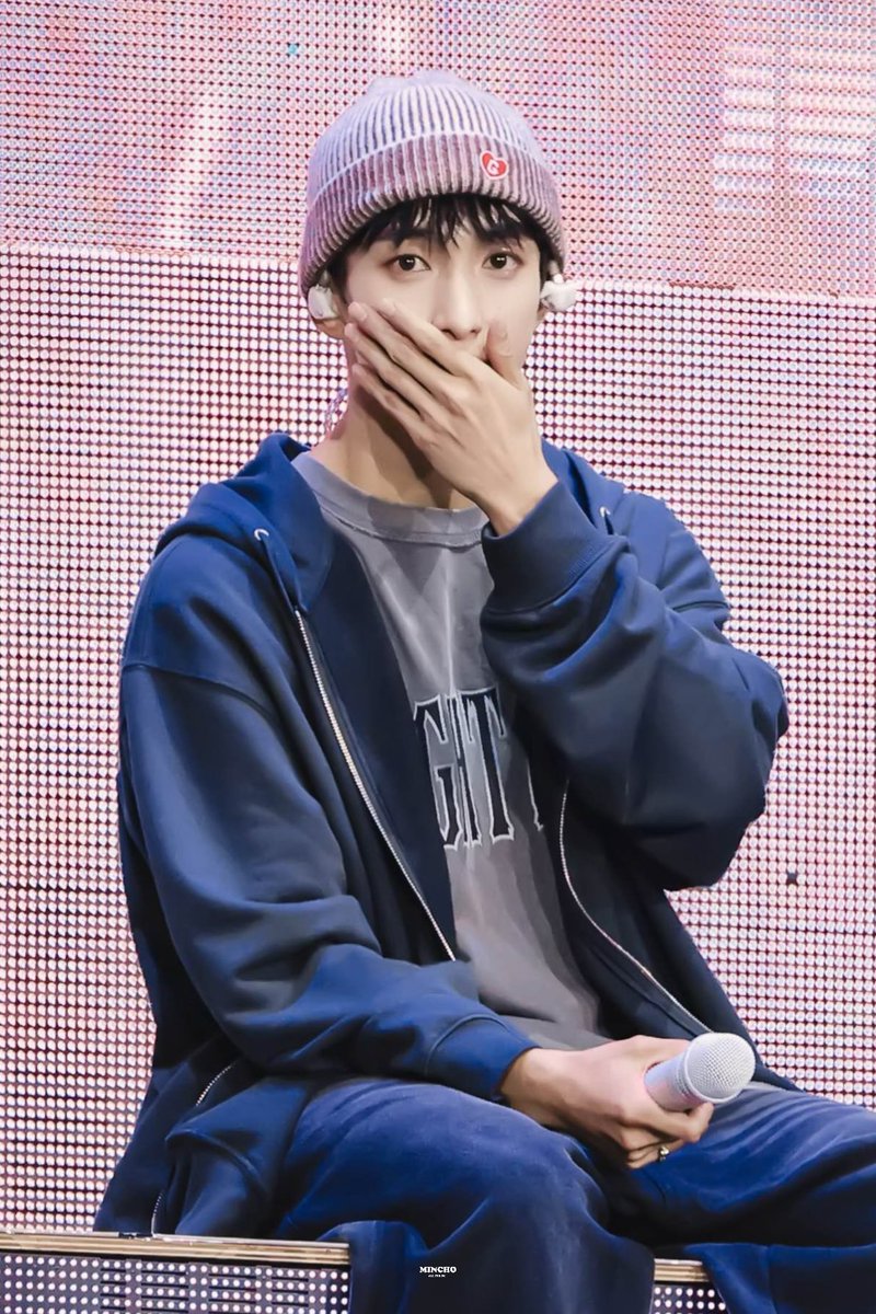 MinCho_O218's tweet photo. 241012 RIGHT HERE HD

#SEVENTEEN #세븐틴
#도겸 #DK #ドギョム
#DOKYEOM #이석민 https://t.co/fpYNtunlrV