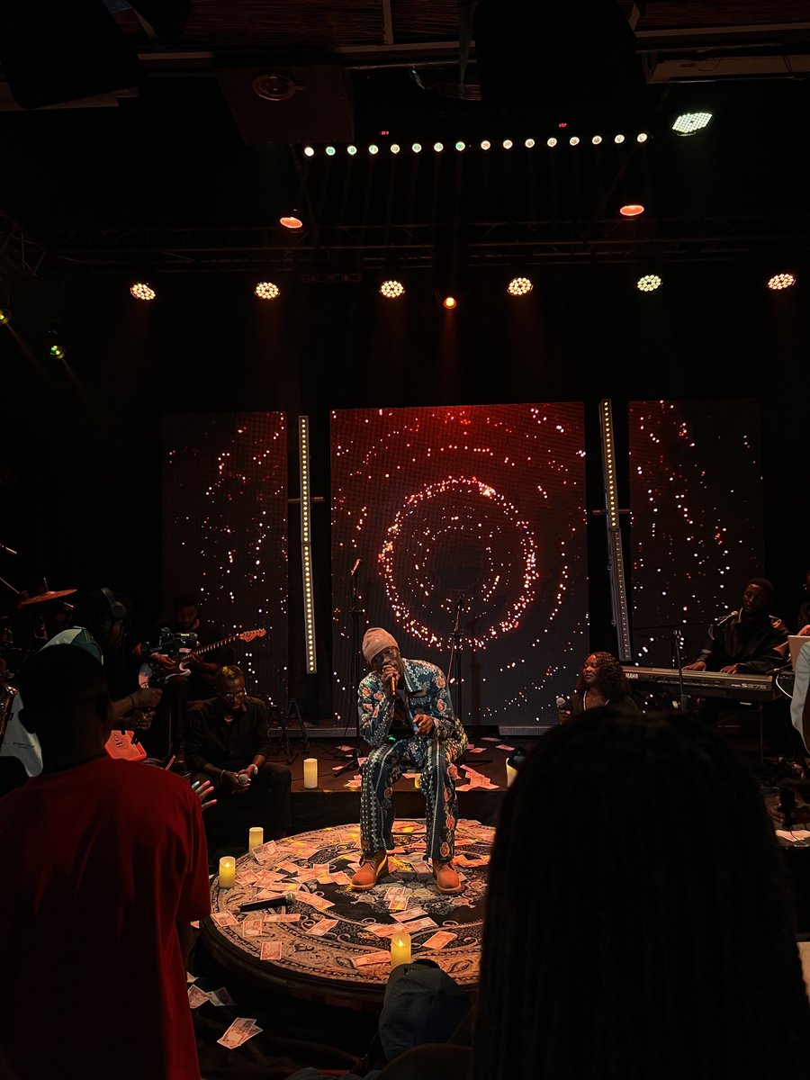 nbhoaf's tweet photo. 🟠🔵 One Harmony Live with @firstklaz_ and friends was quite the show 🔥🔥

Cc @Ely_tron https://t.co/Ua42qJsygY