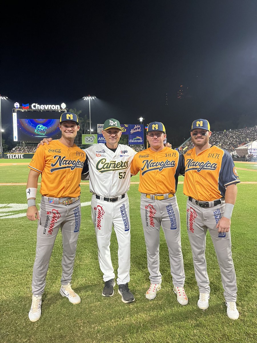 chriscoste27's tweet photo. Just some @AA_Baseball guys hanging out in Mexico for winter ball in the @Liga_Arco.  @FMRedHawks @canaries @TheChicagoDogs @verdesxsiempre @OficialMayos https://t.co/h06ZmakNkX