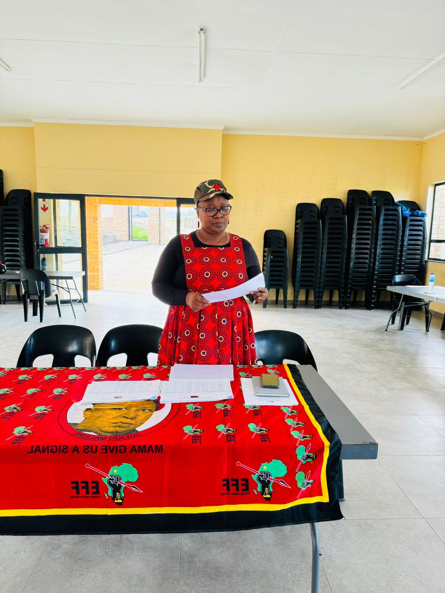 EFFKZN's tweet photo. ♦️In Pictures ♦️

EFF KZN PCT Member Fighter Khethiwe Buthelezi yesterday presided over the Branch People's Assembly (BPA) of Ward 9 , Ray Subregion, Ugu Region 

Defend, rebuild, and advance https://t.co/TAsWPf3XD0
