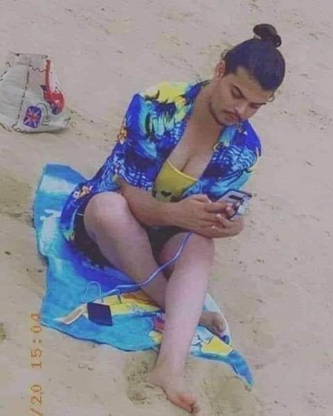 انا شايفة صح ولا عيني  مزغللة ولا نظري ضاع ولا اي ولا انتم شايفين ايه حد يفهمني بالله عليكم 🙈🙈🙈😂😂😂