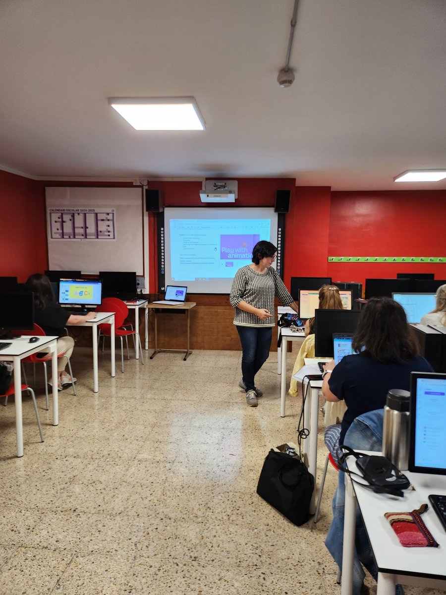 Continuem amb la formaciò de com aprofitar Canva per l'aula a <a href="/SantJosepReus/">Col·legi Sant Josep</a> amb <a href="/sandrahuerto/">Sandra Huerto</a>