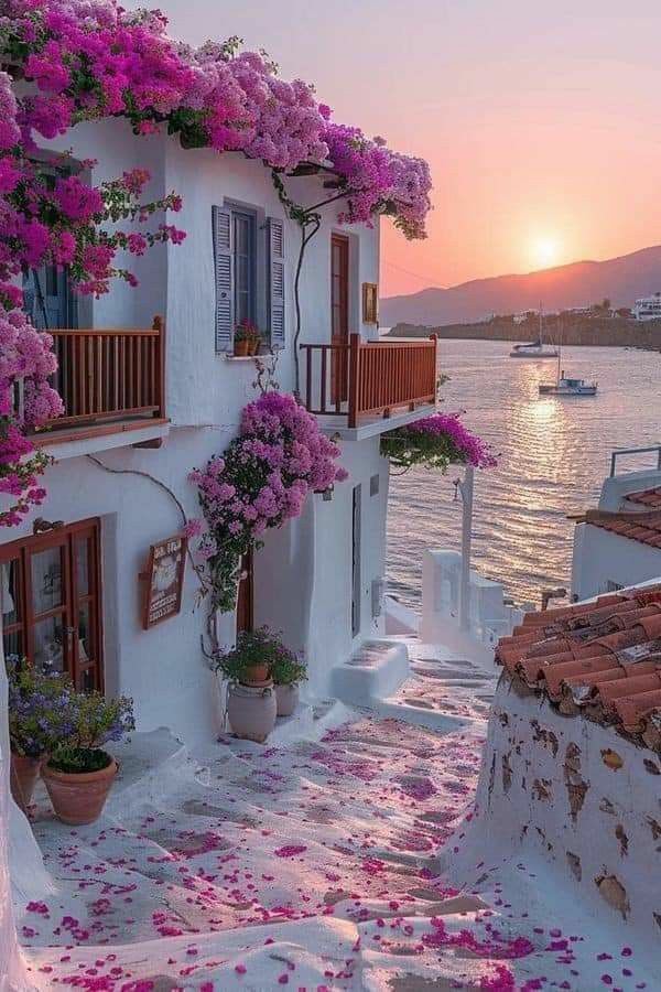 ﷽لمن يقرأ الأن 🌺
صباح الحب،💘 صباح الفلّ. صباح الورد 
صباح الشوق،💘صباح الحب والرقة
صباح خاص بكم ولكم⁦❤️
صباح مصحوب بالأمل صباحكم سعادة وهنا 
 في القلب 🤗
أُناس نقشوا محبتهم بحروف من ذهب
لهم في أروع المواقف حضور
وفي أجمل الذكريات بصمة 
#GoodMorning 
#صباح_الخير