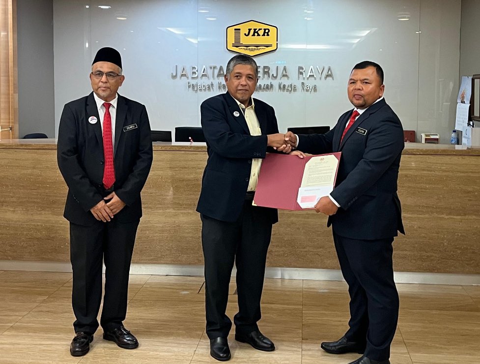 Ir. Ust. Hazery tweet media