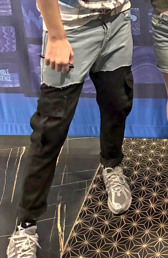 phanoutfits's tweet photo. Dan Howell - Slim Rigid Spliced Cargo Denim Jeans by @boohooMAN - £30 - https://t.co/4xps4LaQtT https://t.co/K6E3fkh5sH