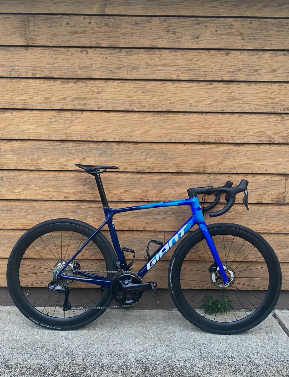 BikesHeaven's tweet photo. The ole reliable: Giant TCR Advanced Pro (2024) [by FreeChocolate4]
  
 #roadCycling #cycling https://t.co/HUP5TsbLJG