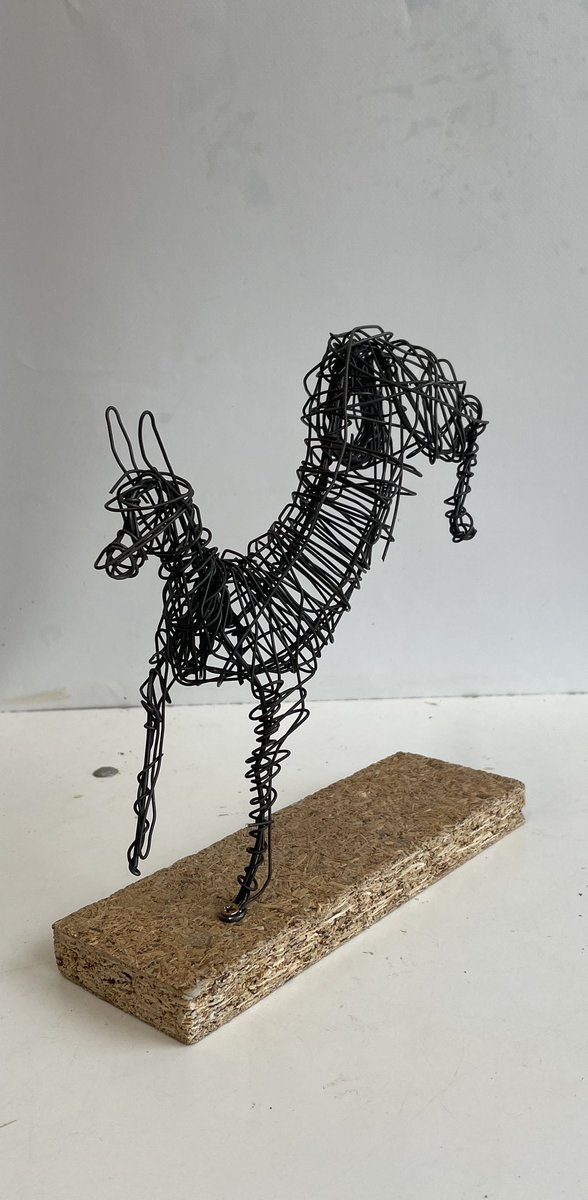 HellsChive's tweet photo. Wire deer posting

#artwork #sculpting #ArtistOnTwitter https://t.co/4iPRCd2fom