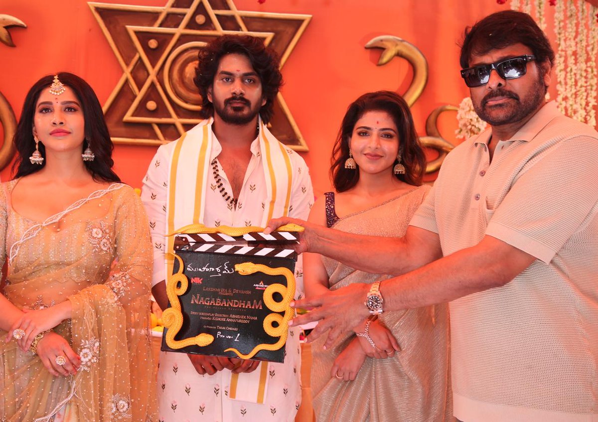 Chiru Tridev (@tridev16) on Twitter photo #Nagabandham Begins with a Mega clap 🎬 by the MEGASTAR <a href="/KChiruTweets/">Chiranjeevi Konidela</a> garu
Boss #Chiranjeevi #MegastarChiranjeevi #Nagabandham Begins with a Mega clap 🎬 by the MEGASTAR <a href="/KChiruTweets/">Chiranjeevi Konidela</a> garu
Boss #Chiranjeevi #MegastarChiranjeevi