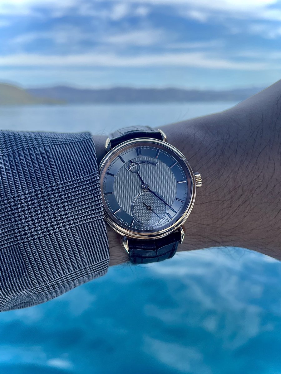 ponsukewatch's tweet photo. いい天気だったので船遊びしました🦢 https://t.co/4sZCMPq7uo