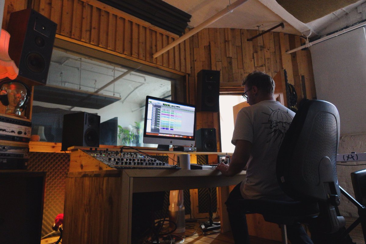 Sessions with @adina.nelu <a href="/capitansamp/">Giorgio</a> <a href="/thisisnessamay/">Nessa May</a> <a href="/megslm/">meggie mcpherson</a> coming up this week 
.
whitebearstudios.co.uk
.
#recordingstudiomanchester
#musicproduction #musicproducer 
#manchesterrecordingstudio 
#mixingengineer