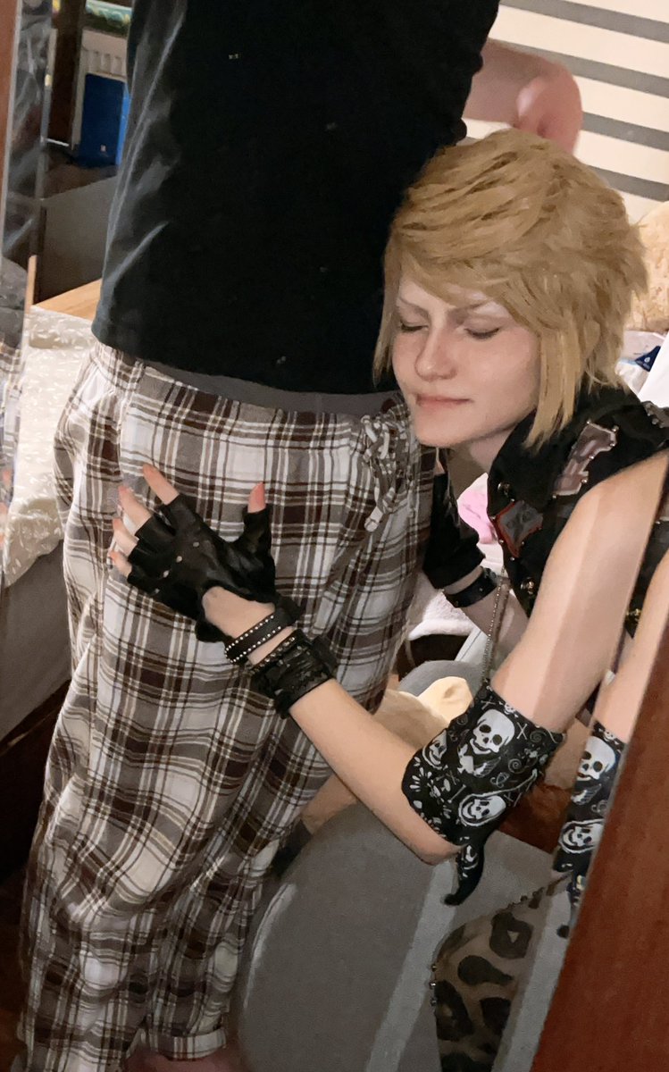 zumz_deni's tweet photo. Also some ✨bromance✨
#FFXV #Prompto #PrompTis #FFXVcosplay #PromptoCosplay https://t.co/7gl9PTySa3