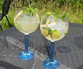 flyingjok's tweet image. Moved to #Overton and had no idea this gem was just five minutes away! Time to plan some extra dog walks… with a detour to #BombaySapphire 🍸 #gin #localfind