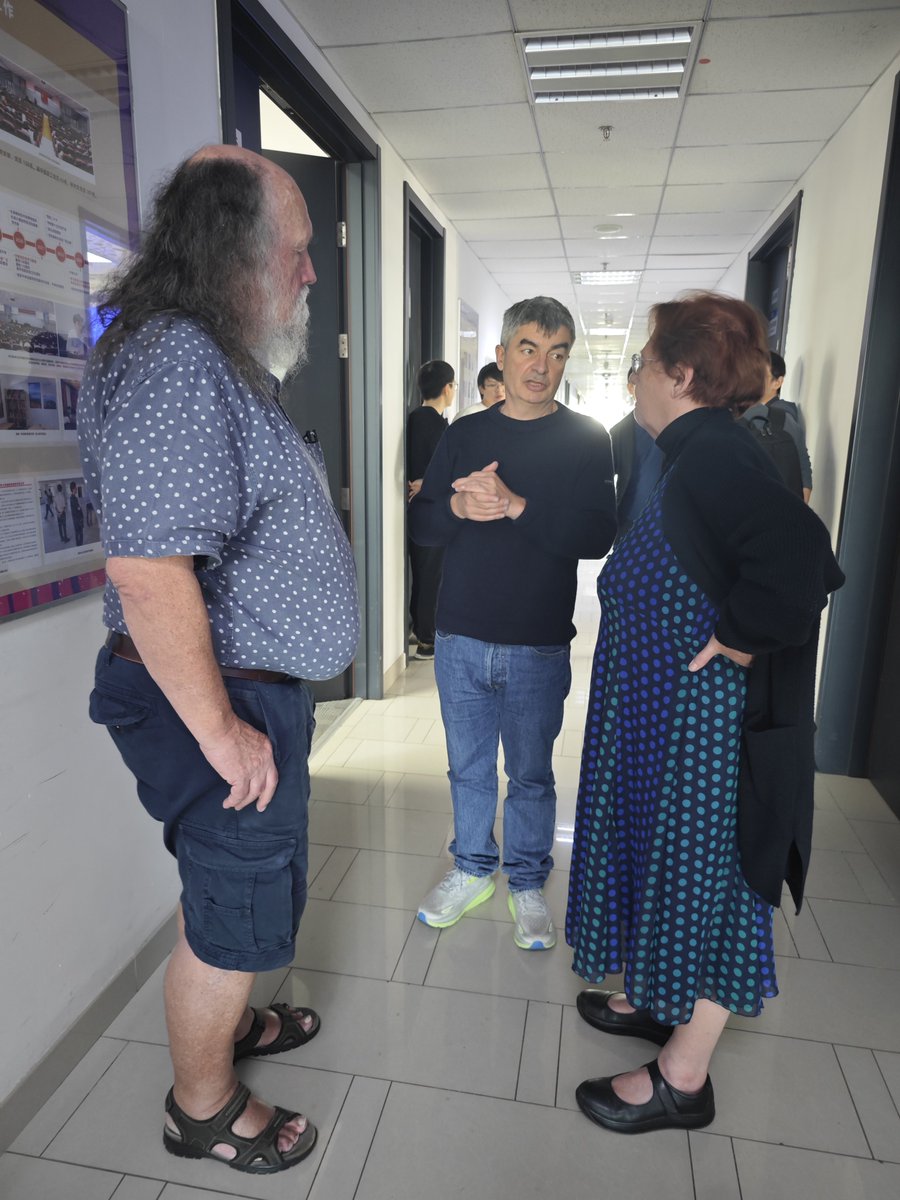 Meeting with Colin Prentice and Sandy Harisson in the corridor of <a href="/Tsinghua_Uni/">Tsinghua University</a> earth science department last Friday + Great meeting organized <a href="/TTTWL/">Wei LI</a> on mapping biomass with satellites, with <a href="/matin_brandt/">Martin Brandt</a> and lots of colleagues