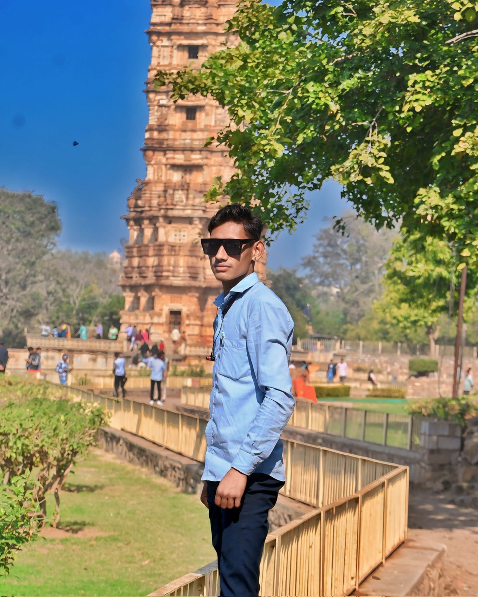 Chittorgarh Ka Fort ( The Vijay Stambh ) 👑
maharana partap ka fort ⚔️👑
reepost kare 🔄🙏