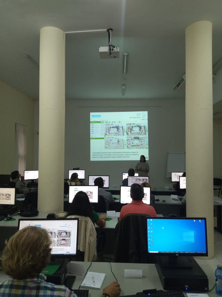 CICTEX_OFICIAL's tweet photo. 🗺️🌐Comenzamos una nueva edición del curso "Busqueda, utilización y generación de información cartográfica" en la Escuela de Administración Pública de Extremadura. 🌍
#EXTREMADURA #GIS #CICTEX #IDEEX https://t.co/i3tEfv4yXx