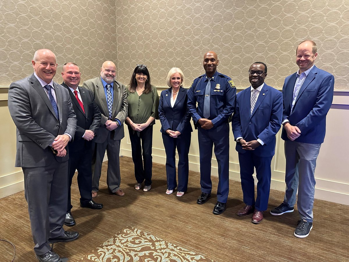 JenniferHomendy's tweet image. Honored to join @tiasafety, Colonel Brady @MichStatePolice, MI’s Deputy Secretary of State @AghoghoEdevbie, @MichiganDOT’s Gregg Brunner, @GenDougSlocum, &amp;amp; others for TIA’s annual first responder appreciation breakfast. Full remarks on the importance of traffic safety enforcement…