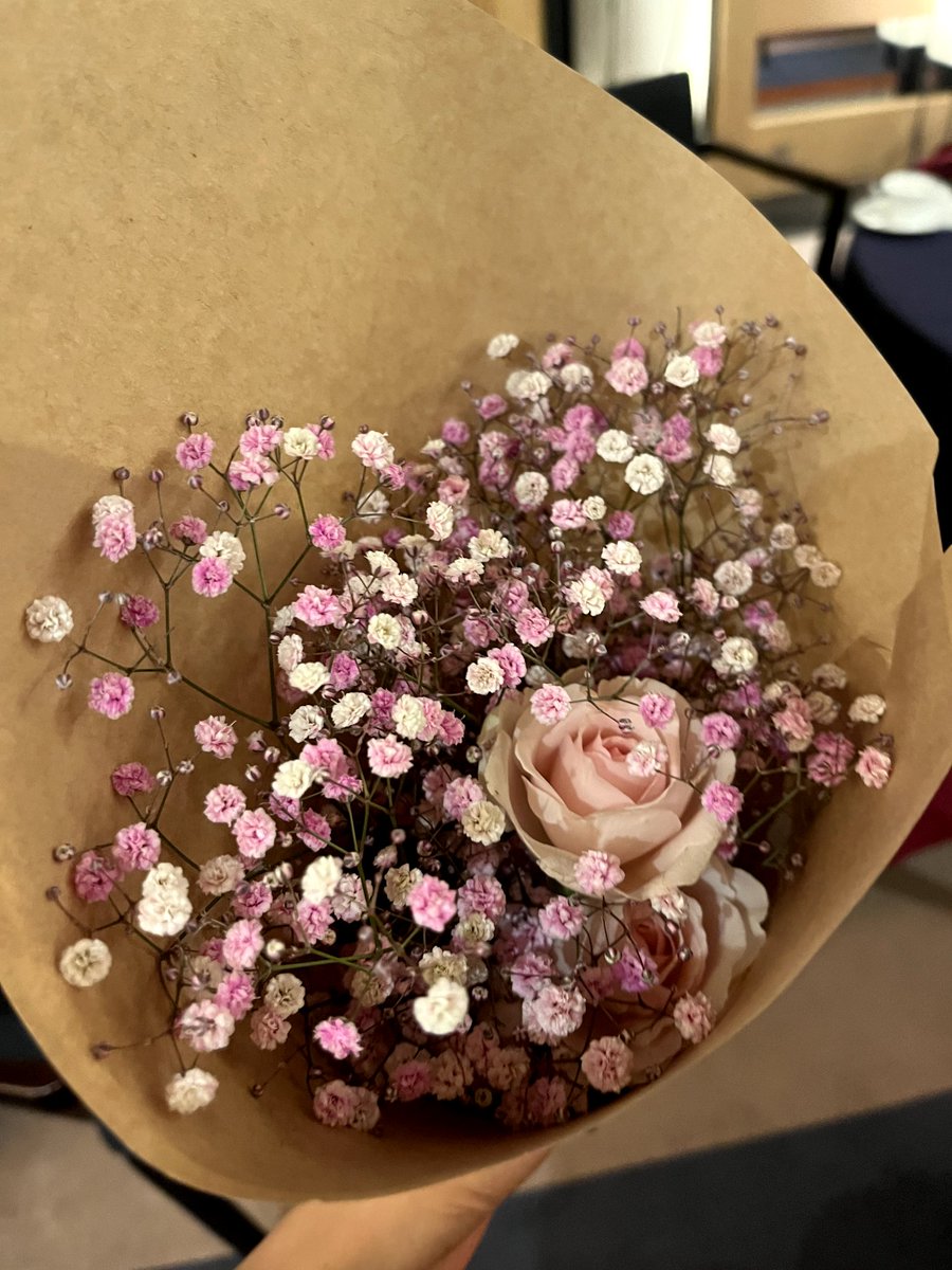 しろうるし tweet media