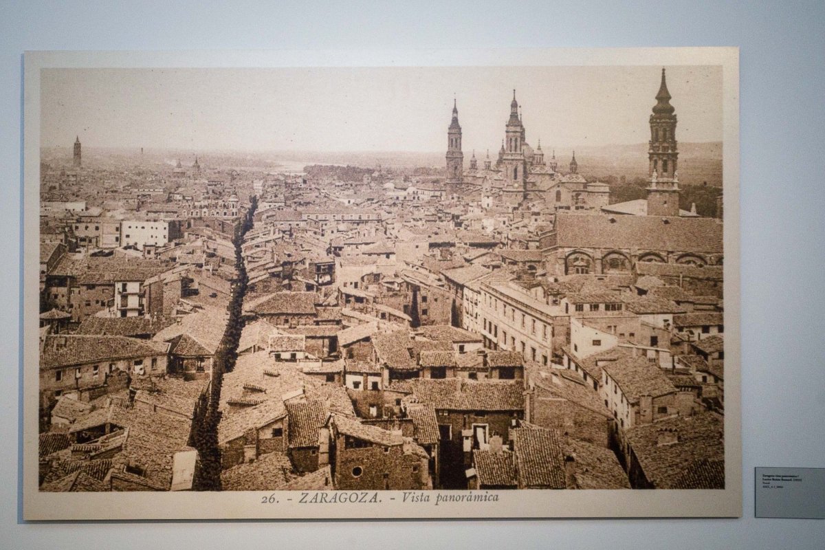 IGEAR_Aragon's tweet photo. Recomendamos‼️
La "Exposición Cartográfica de una ciudad mutante: Zaragoza 1809-1939" en la que se muestra, con planos y fotografías del Archivo Municipal, la evolución de la ciudad y su proyección hacia lo que es actualmente.
@ZCultura @zaragoza_es 
👉https://t.co/f1ZKVnxGG6 https://t.co/xKtIiVnl2A