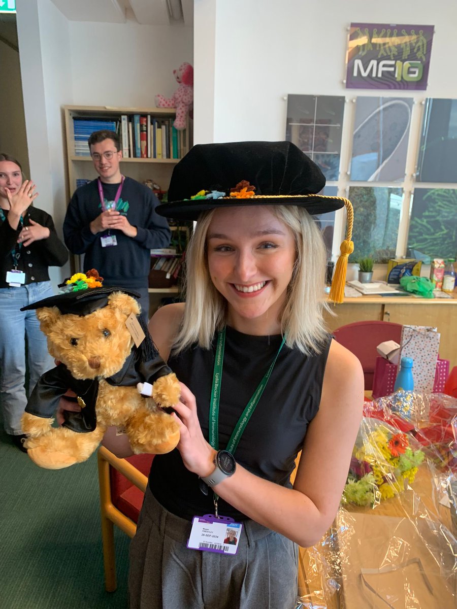 Megan Priestley (@megtriesscience) on Twitter photo An apple a day keeps the Dr away👩⚕️💨 🍎
Excited to share that on Friday I passed my PhD viva! Thanks to my examiners @Jquintanalcala <a href="/qmuljwh/">james whiteford</a> for the grilling, and to my supervisors <a href="/douglaspdyer/">Douglas Dyer</a> @saunderslab1 for their support the last 4 years. It’s been a blast 💜💛 An apple a day keeps the Dr away👩⚕️💨 🍎
Excited to share that on Friday I passed my PhD viva! Thanks to my examiners @Jquintanalcala <a href="/qmuljwh/">james whiteford</a> for the grilling, and to my supervisors <a href="/douglaspdyer/">Douglas Dyer</a> @saunderslab1 for their support the last 4 years. It’s been a blast 💜💛