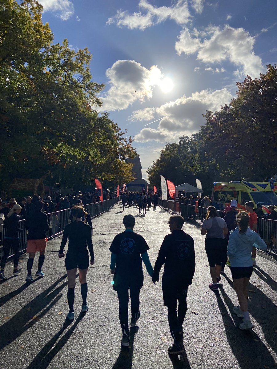 Completed the 10km #LEIPZIGRUN on Sunday! It wasn’t easy, but I made it to the finish line 💪 Such a nice and relaxed route with the Völkerschlachtdenkmal standing tall in the background.