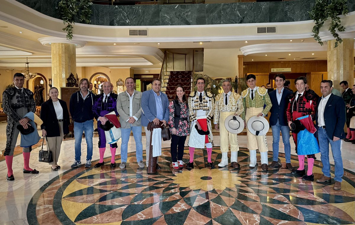 prensaElFandi's tweet photo. Y termina una temporada más, siempre en familia… #TeamFandi💪🏼
#seguimoscaminando https://t.co/cqNA92kZDn