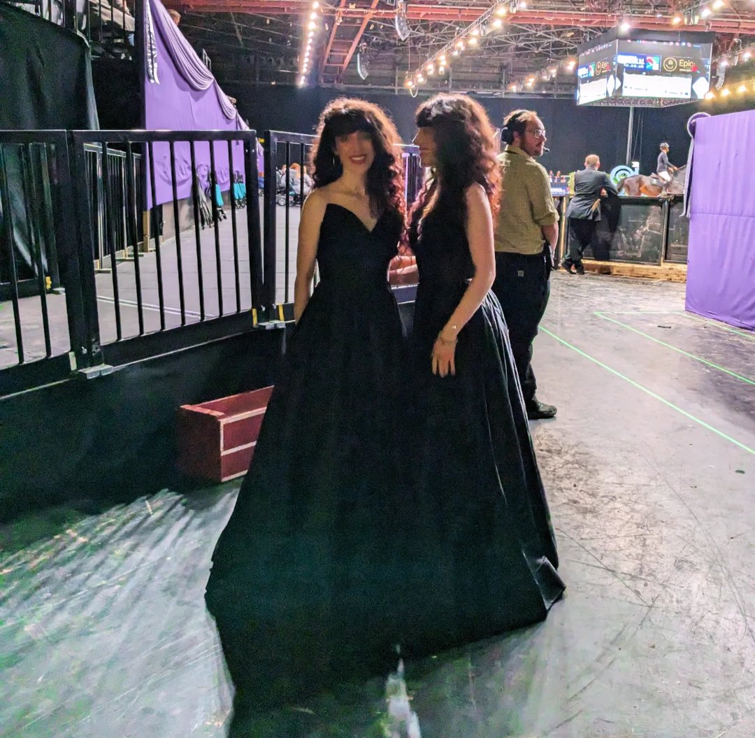 ClassicalTwins's tweet image. Thank you to @JarloLondon for the dresses of dreams, you guys are the best 💜