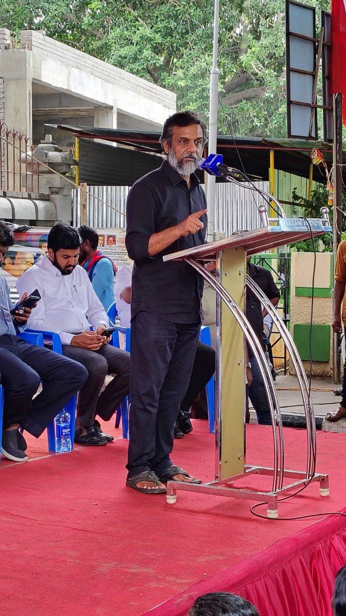 thiruja2009's tweet photo. வள்ளுவர் கோட்டத்தில் எழுச்சியுடன் விடுதலை சிறுத்தைகள் கட்சியின் தலைவர், நாடாளுமன்ற உறுபினர் முனைவர்  தோழர்.திருமா அவர்களின் தலைமையிலும், மனிதநேய மக்கள் கட்சியின் தலைவர், சட்டமன்ற உறுப்பினர், தோழர் பேரா.ஜவாஹிருல்லா அவர்கள், விசிகவின் சட்டமன்ற உறுப்பினர்களான தோழர் ஆளூர்ஷானவாஸ், தோழர் பாலாஜி, தோழர் பனையூர் பாபு, மற்றும் பாராளுமன்ற உறுப்பினர், பொதுச்செயலாளர் தோழர் ரவிக்குமார், தோழர் வன்னி அரசு, தோழர் பாவரசு, தோழர் பாலசிங்கம் ஆகிய விடுதலை சிறுத்தைகளின் மூத்த பொறுப்பாளர்கள் ஆகியோர் பங்கேற்க இசுரேல் அரசை கண்டித்த ஆர்ப்பாட்டம் எழுச்சியுடன் நடந்தது. இதில் மே17 இயக்கத்தின் சார்பாக விரிவான உரையை பதிவுசெய்தேன்.
@thirumaofficial 
@VanniKural 
@jawahirullah_MH 
@aloor_ShaNavas 
@WriterRavikumar