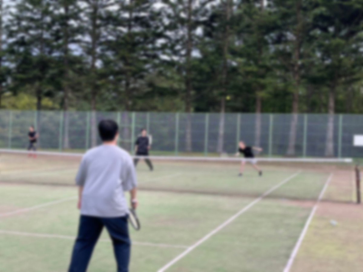 夏休みは、軽井沢セミナーハウスにてゼミ合宿を行いました！

4年生の卒論構想などを議論したあと、テニスやボードゲームで交流しました！

夜にはBBQ🍖 ゼミ生同士の仲が深まりました✨