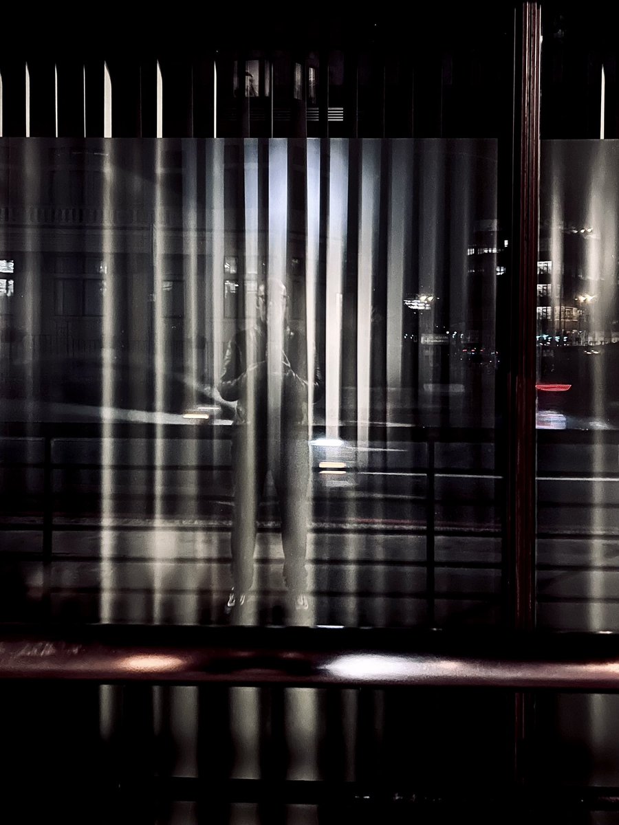 Untitled - In The Present Absence

An ongoing series of photographic self-portraits, in which the subject recedes or vanishes, explores ideas of impermanence, and the nature of authorship.

moca.london/we_davidvaneys…

<a href="/the_eyesite/">the_eyesite</a> 
@moca_london

#davidvaneyssen #frieze #friezelondon