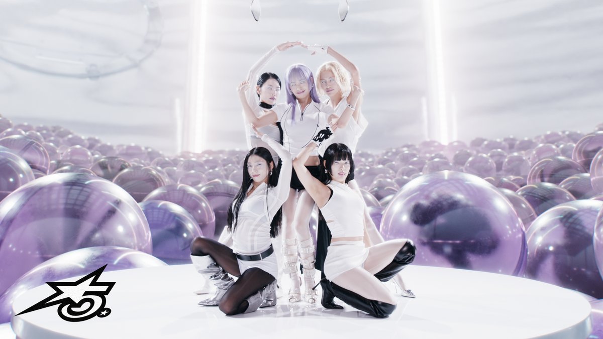 f5ve_official's tweet photo. UFO MV premiere: https://t.co/Etqe88y8mH

10.17 at midnight EST 🖖
日本時間 10月17日 13:00

#f5ve #f5ve_ufo #ufochallenge https://t.co/iIZc1NWZ7N