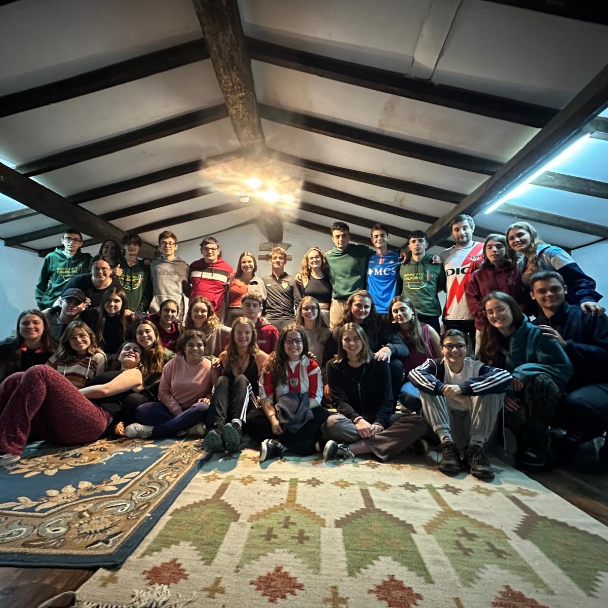 Itaka Escolapios Bilbao (@itakabilbao) on Twitter photo LOS GRUPOS DEL CATECUMENADO DE RETIRO
Los grupos del Cate hemos estado este fin de semana pasado de retiro en Lezana de Mena.
Un fin de semana de crecer y reforzar nuestro compromiso social y eclesial y continuar disfrutando de la vida siendo personas felices.
<a href="/EscolapiosBi/">Escolapios Bilbao</a> LOS GRUPOS DEL CATECUMENADO DE RETIRO
Los grupos del Cate hemos estado este fin de semana pasado de retiro en Lezana de Mena.
Un fin de semana de crecer y reforzar nuestro compromiso social y eclesial y continuar disfrutando de la vida siendo personas felices.
<a href="/EscolapiosBi/">Escolapios Bilbao</a>