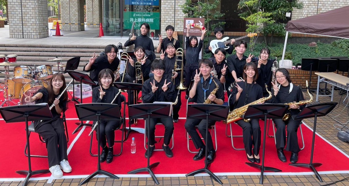 blueart_nuart's tweet photo. 昨日行われました
【お茶の水アートピクニック】
にて演奏させていただきました！

初めての参加でしたが、非常に多くの方々に演奏を聴いていただきました😌✨

誠にありがとうございました！ https://t.co/m9odM9Rnek