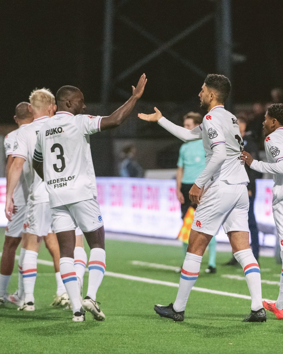 telstar1963nv's tweet photo. We blikken terug op een heerlijke wedstrijd.

Het eerste punt van de tweede periode is binnen, de hoeveelheid support neemt toe én we blijven vechten aan de bovenkant van de ranglijst!

𝑩𝒆𝒕𝒓𝒐𝒌𝒌𝒆𝒏 &amp; 𝒐𝒏𝒗𝒆𝒓𝒔𝒄𝒉𝒓𝒐𝒌𝒌𝒆𝒏.

#WitteLeeuwen | #TELgra https://t.co/KTaao7CnjC