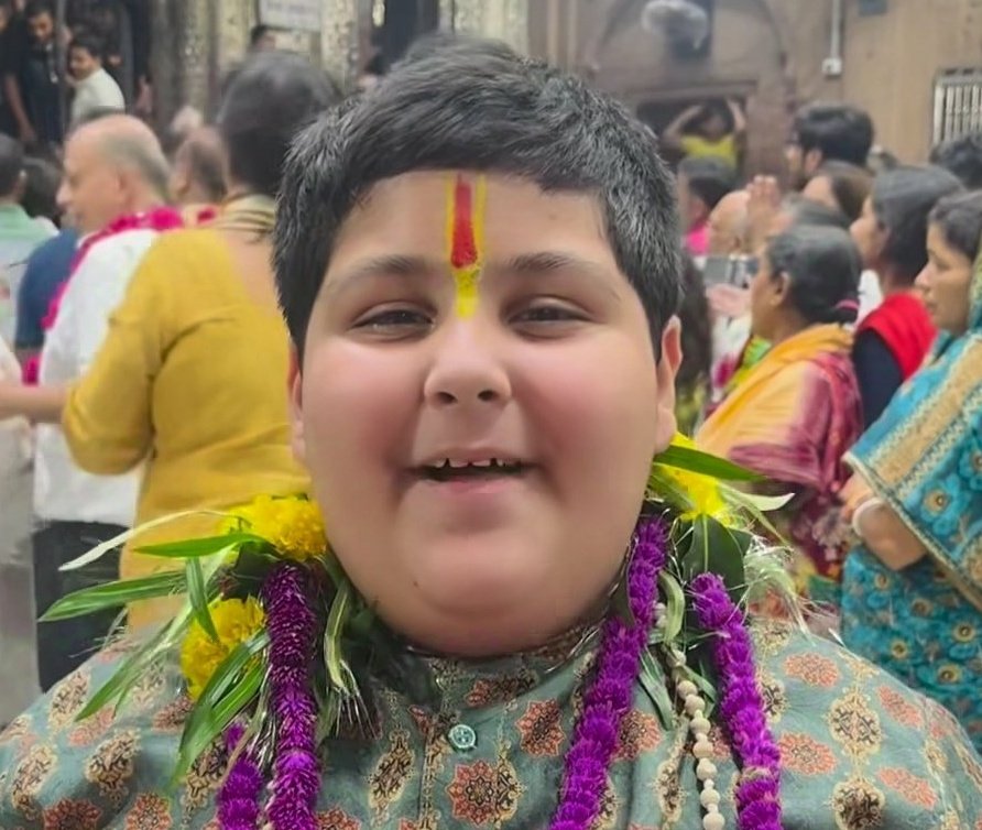 जो मीडिया नही दिखा पाया, वो अंकित पटेल ने दिखा दिया.

जो मैनस्ट्रीम न्यूज़ चैनल के पत्रकार नही बता पाए, वो अंकित पटेल ने बता दिया.

न्यूज़ चैनलों ने तो खोजी पत्रकारिता का डिपार्टमेंट बंद कर दिया है. एक जाति के पत्रकारों ने पत्रकारिता को चाटुकारिता बना दिया है.

खोजी पत्रकारिता का
