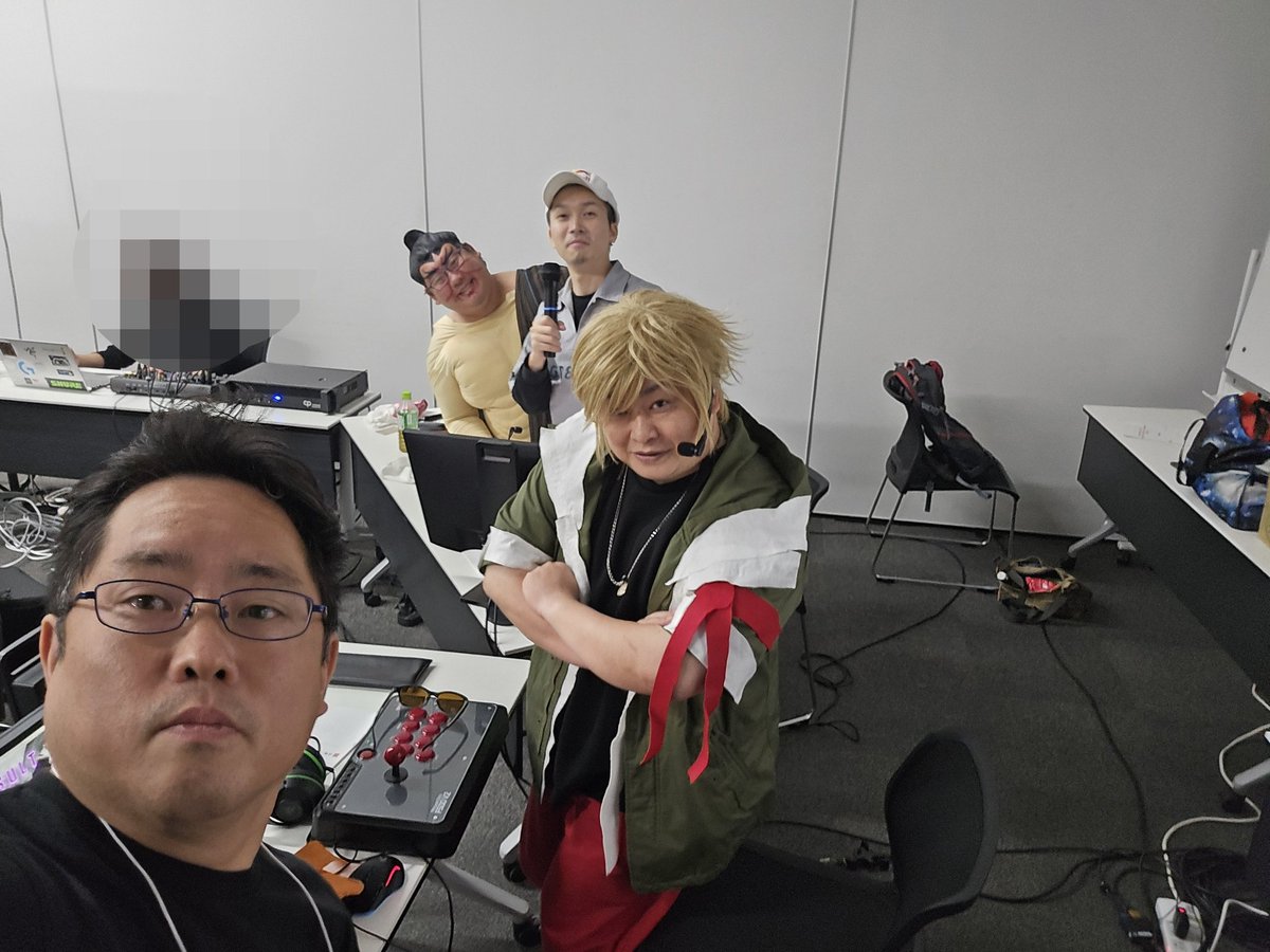 matun00's tweet photo. ってな訳でにぃさん(@tanakanyi)と行ってきましたー！
矢野さん(@nomo_info)ブランカに2-1で辛くも勝利もぎ取れたけど流石にガチ君さんには処された。w
レバーぐるぐるしてたのバレバレで流石にパナせなかった。w
#KEIOeSPORTSLAB https://t.co/hsxnOe09HC