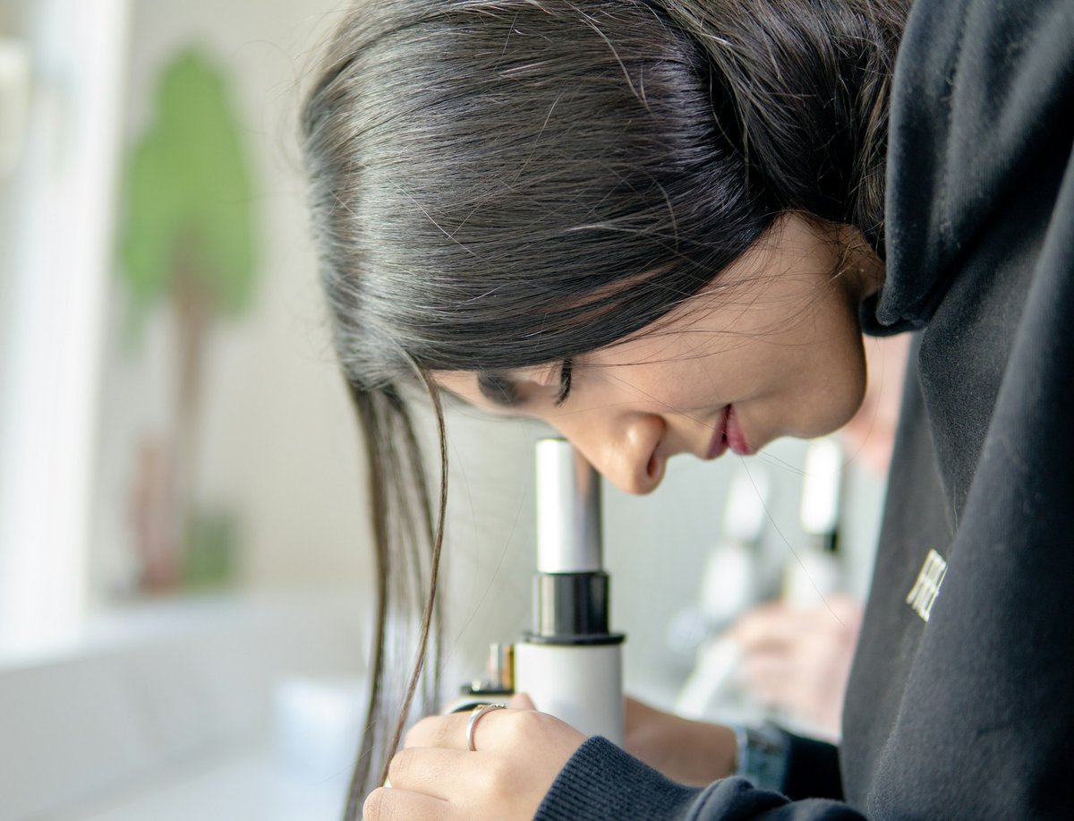 At iCademy Knowledge Hub, we combine the best of online and in-class learning experiences! 

Our innovative blended learning model gives students the flexibility to learn at their own pace while benefiting from hands-on sessions in our state-of-the-art science lab.