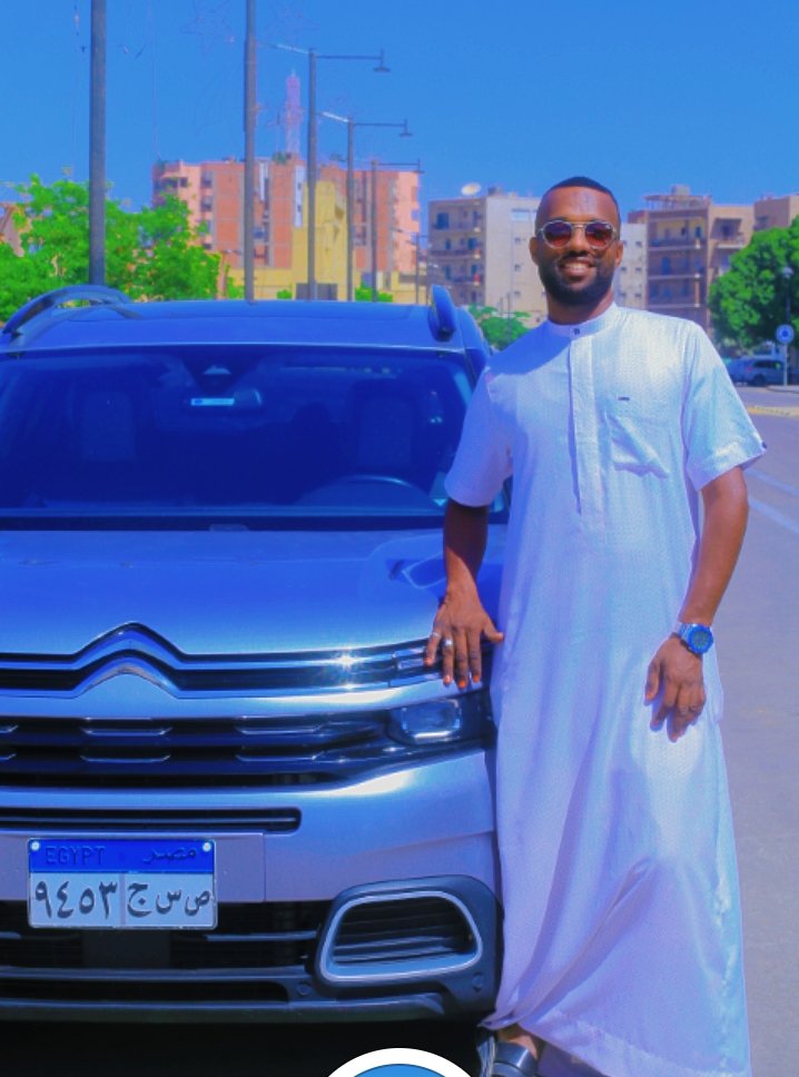 حاشانا أن نردّ الأذى بمثلهِ، نحنُ أهل الودّ لا أذى بِقلوبنا 💙😉
#aswan
#موسم_الرياض #صباح__الخيرِ