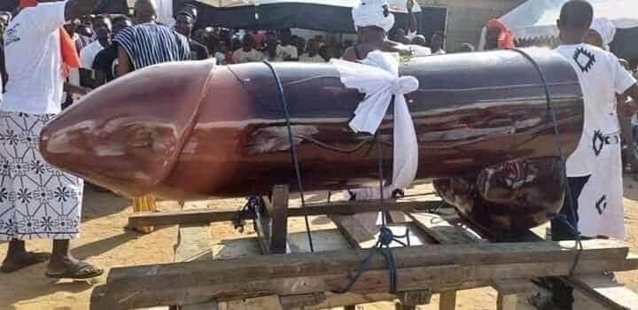 AfricanHub_'s tweet image. A family in Ghana buried their daughter (prostitute) in a casket resembling what she liked most.

Your thoughts on this