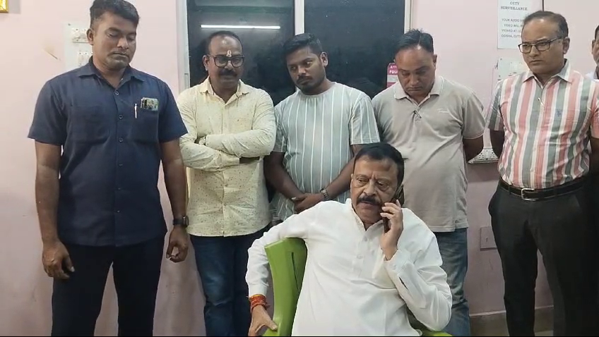badakhabarnews's tweet photo. #ସଂଶୋଧନ_ହେବ_ରେରା_ଆଇନ !
-ରେରା ଆଇନରେ ସଂଶୋଧନ ହେବ କହିଲେ ରାଜସ୍ବ ମନ୍ତ୍ରୀ
-ସମ୍ବଲପୁରରେ ରାଜସ୍ବ ମନ୍ତ୍ରୀ ସୁରେଶ ପୂଜାରୀଙ୍କ ସୂଚନା
-ରେରା ଆଇନରେ ସଂଶୋଧନ ଆବଶ୍ୟକ ହେଉଛି- ମନ୍ତ୍ରୀ
-‘ଝିଅ ବାହାଘର ପାଇଁ ଜଣେ ଜମି ବିକିବାକୁ ଚାହିଁ ବି ବିକି ପାରୁନି’
#RERAAct #SureshPujari #Sambalpur #Badakhabar https://t.co/PkuW2uW6x2