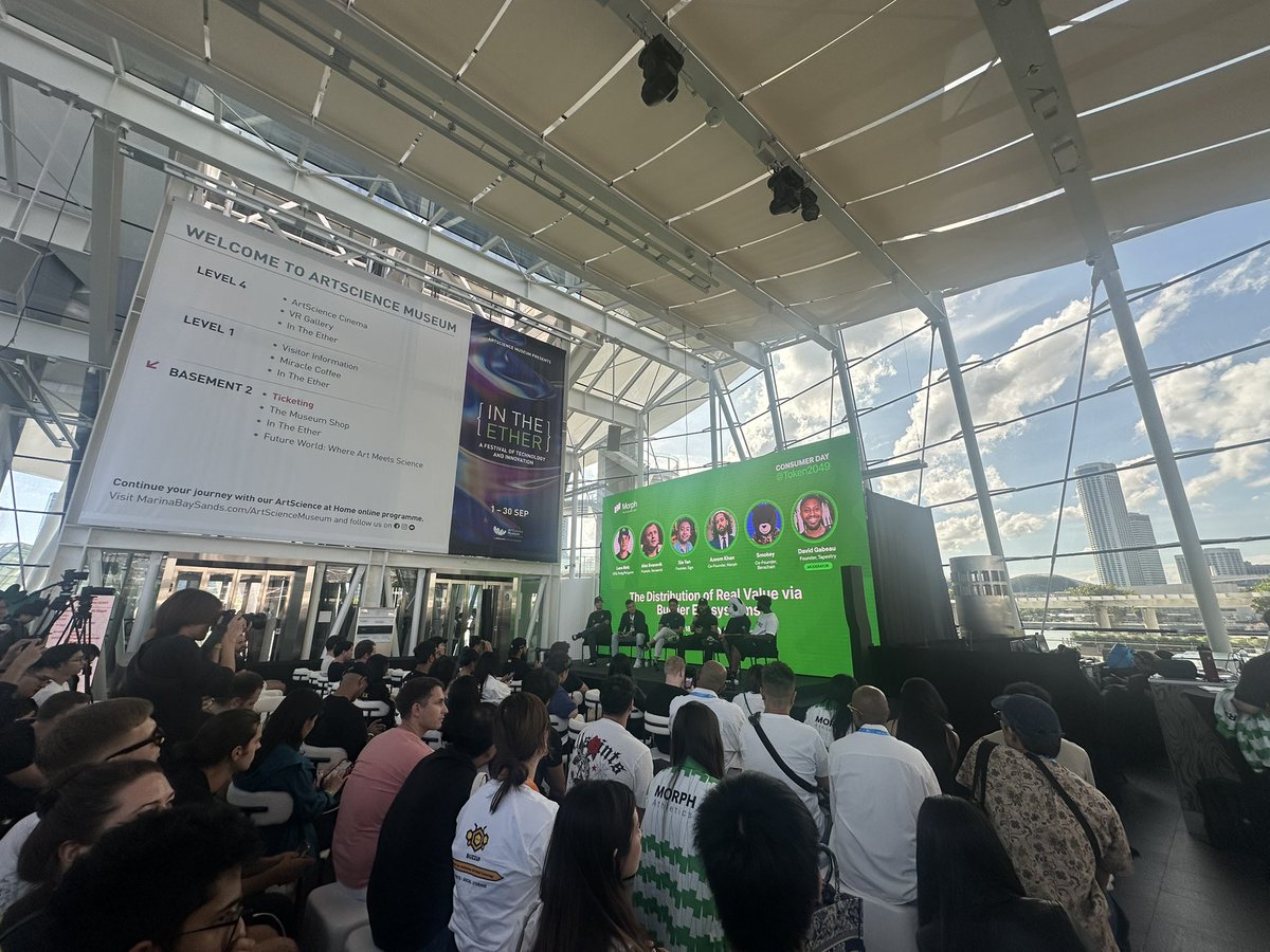 fixtix_'s tweet photo. It was great attending @MorphL2 Consumer Day at the @ArtSciMuseum along with @token2049 . Unreal to see @VitalikButerin IRL, with such a versatile panel for discussion widening everyone's perspectives on consumer web3 products. https://t.co/VAsVeGkAcE