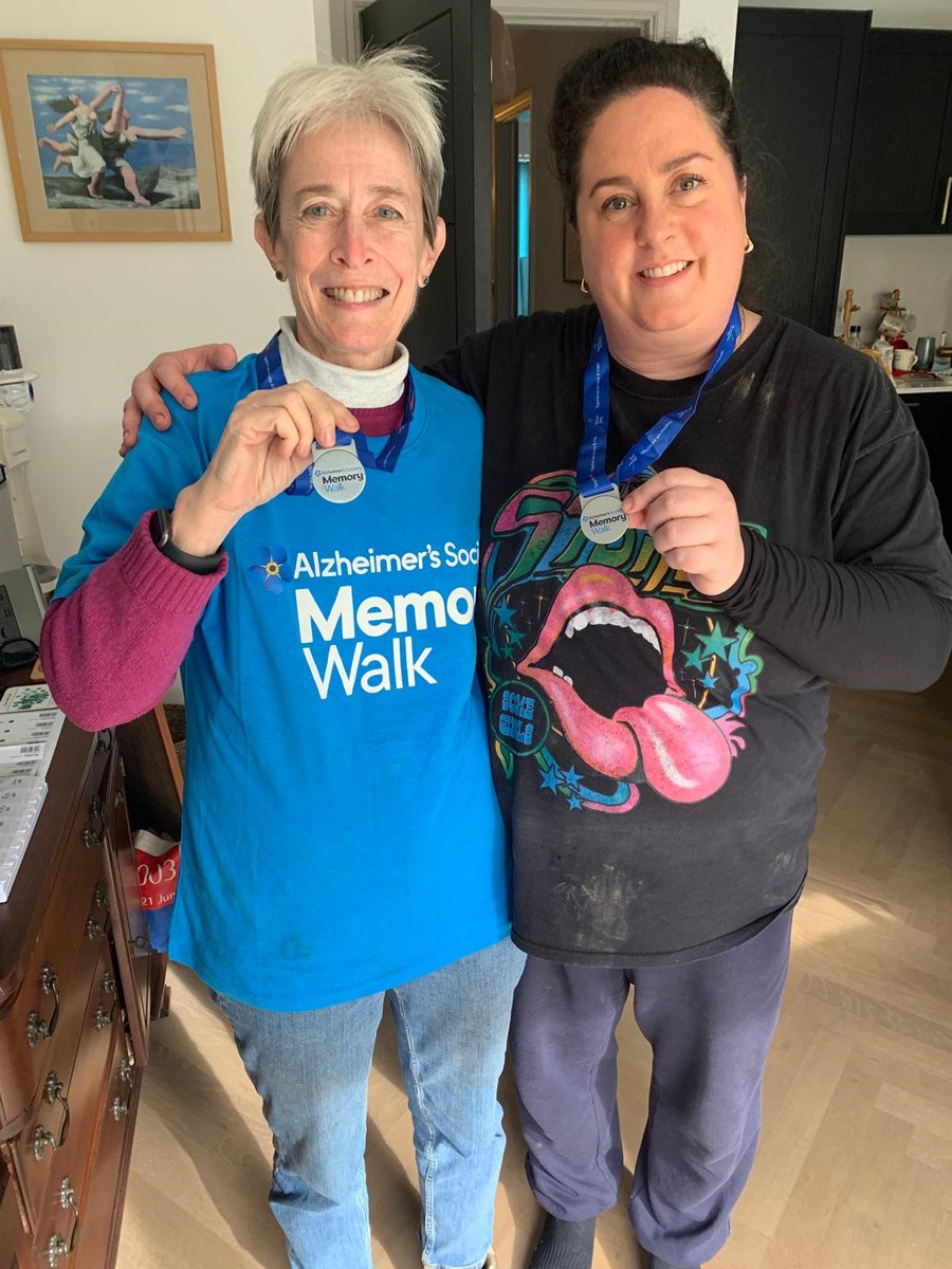 Thank you to everyone who donated!  Here Emma and I are with our medals for completing #memorywalk 
Here's to research into Alzheimer's and other forms of dementia.  justgiving.com/fundraising/Ma…