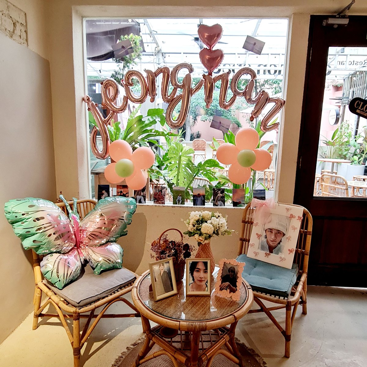 shuanity's tweet image. Thank you so much @for951004 for organizing Jeonghan cupsleeve event last week and gave me chances to be one of the vendor! 🥹🫶🏻🩷🩵 (the cup sleeve is soooo pretty, they have wings! 🪽) #YJH_BLOOMINGWITHLOVE