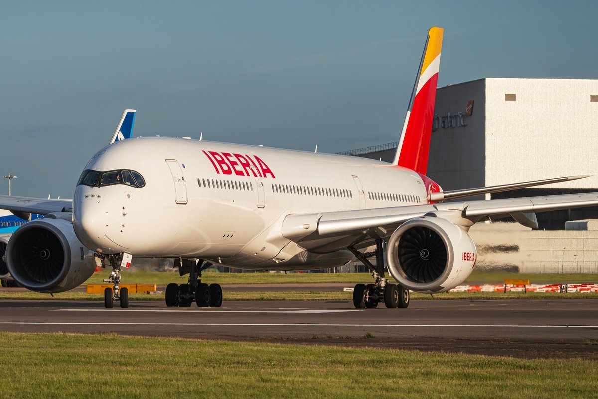 AviationNetwork's tweet photo. Iberia is accepting applications from type-rated or #nontyperated Pilots for various fleets and bases in Spain. Visit https://t.co/mgnfznK2LQ to apply.
Photo Credit: Speedbird_77W
#Iberia #A350 #FlagCarrier #AirlineJobs #AviationVacancies #JobSearch #Spain #JobIdeas #HiringNow https://t.co/Iuz22ZYMB9