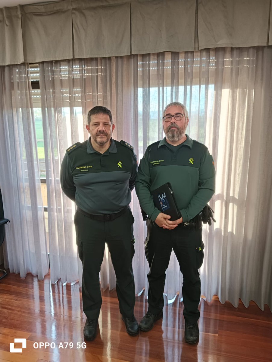 AUGC Cantabria #EquiparacionSalarial (@augc_cantabria) on Twitter photo Hoy <a href="/cantabriasgp/">@AUGC_CantabriaSGP</a> se ha reunido con el Coronel Jefe de la Zona de la <a href="/guardiacivil/">Guardia Civil</a> de #Cantabria; en breve os informaremos.
#YoSoyAUGC
<a href="/AUGC_Comunica/">AUGC Guardia Civil 🇪🇸</a> Hoy <a href="/cantabriasgp/">@AUGC_CantabriaSGP</a> se ha reunido con el Coronel Jefe de la Zona de la <a href="/guardiacivil/">Guardia Civil</a> de #Cantabria; en breve os informaremos.
#YoSoyAUGC
<a href="/AUGC_Comunica/">AUGC Guardia Civil 🇪🇸</a>