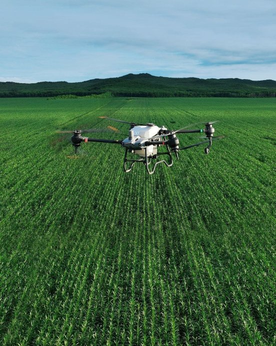 AgricDrones2023's tweet photo. The AGRAS T40 ensures that our crops reach their full potential. 🌱🌟
#DroneAgriculture #AgTech #DronesInAg #SustainableFarming #CropManagement #AgriculturalDrones #DigitalFarming #FarmersFirst #ADL https://t.co/LmgbVTM69D